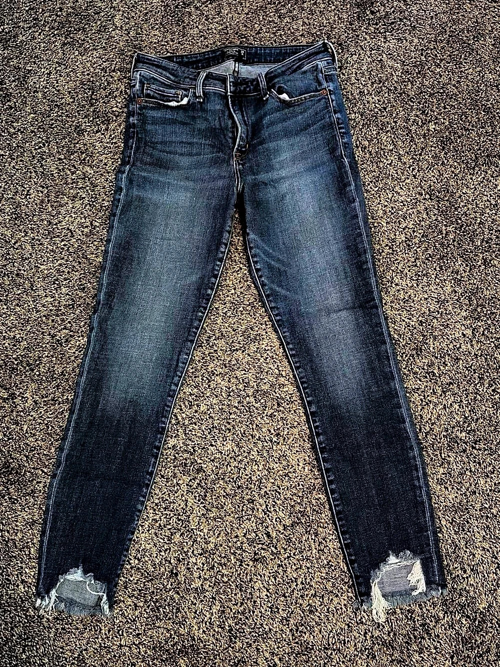 Abercrombie & Fitch Harper Low Rise Ankle Distressed Ankle Jeans Waist 28